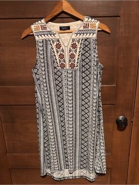 Papillon Blanc Navy and Cream Embroidered Sleeveless Shift Dress